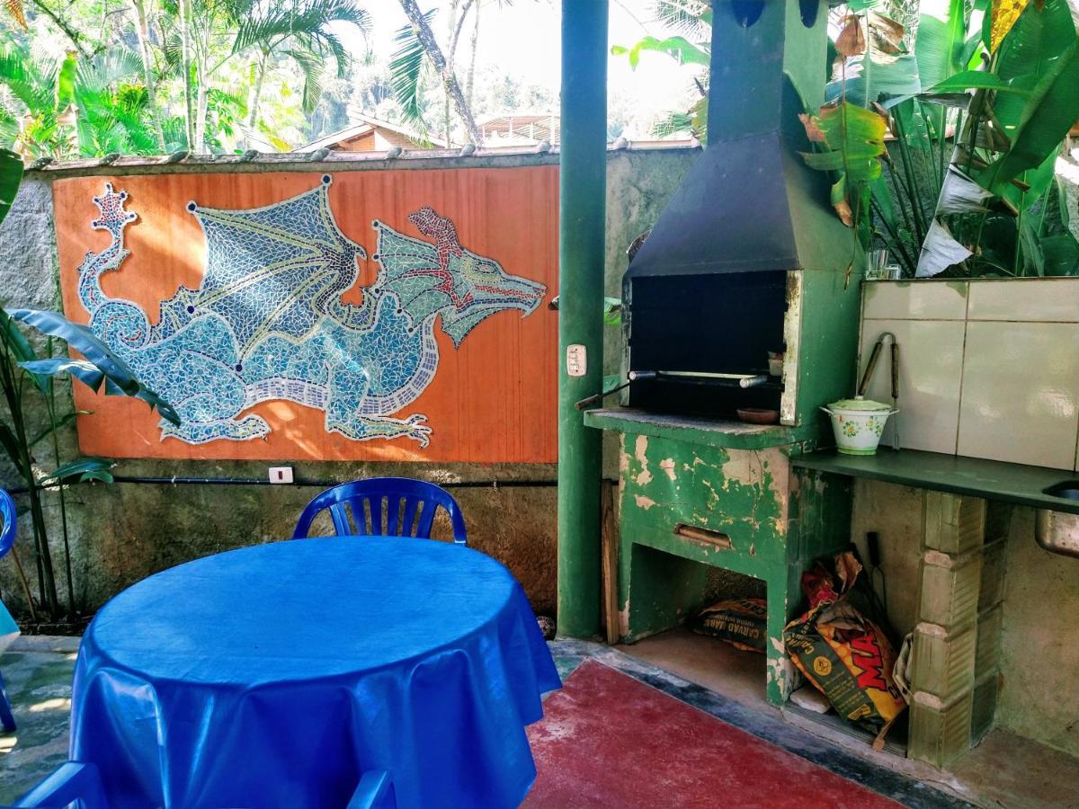 Lindas suítes a uma quadra da praia e centro Ubatuba Exterior foto