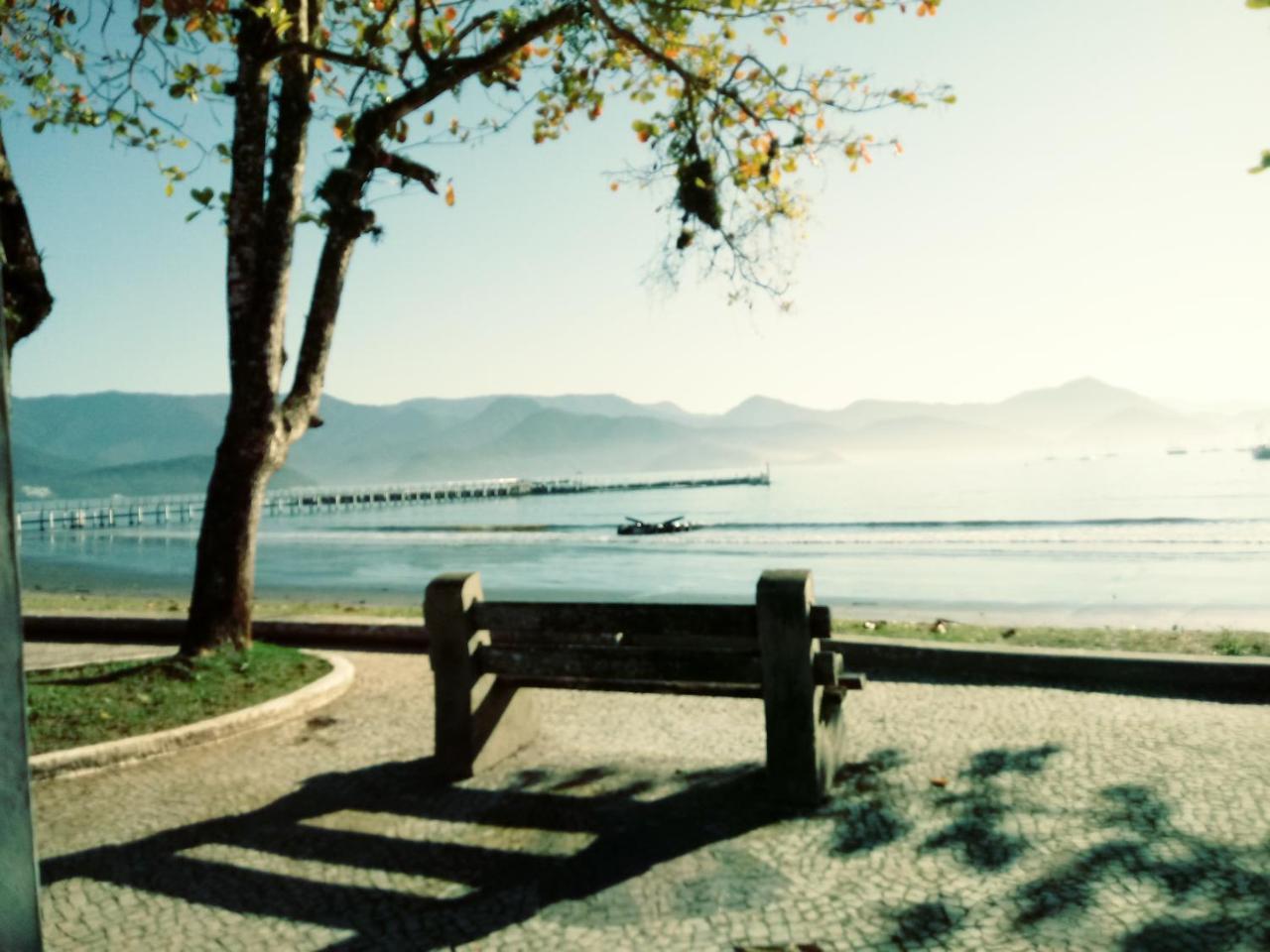 Lindas suítes a uma quadra da praia e centro Ubatuba Exterior foto